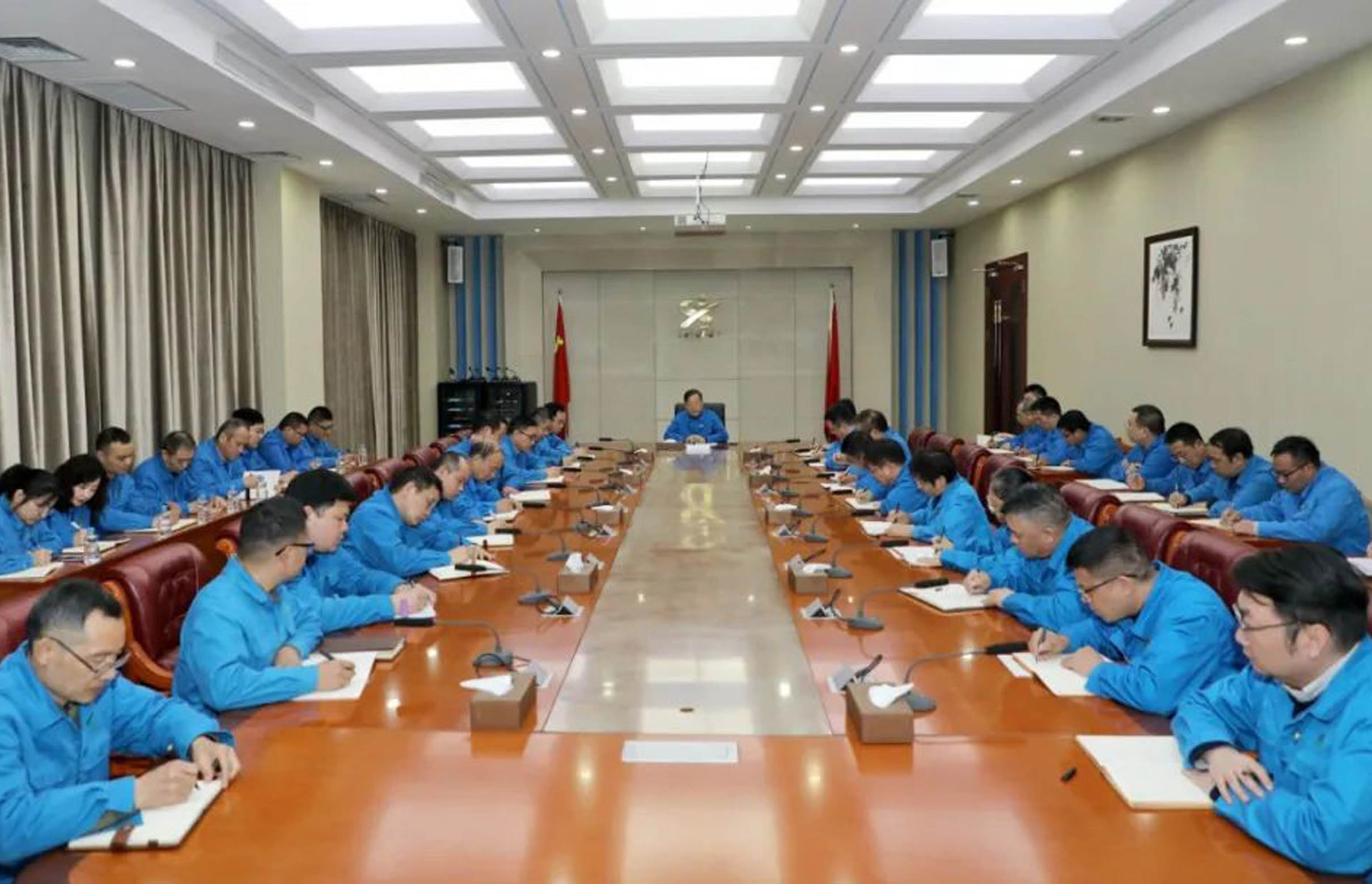 学习民营企业座谈会精神——乐鱼在线登录入口-乐鱼（中国）-乐鱼
集团：发挥装备能力强、制造能力强、创新能力强的优势，坚守主业、做强实业。